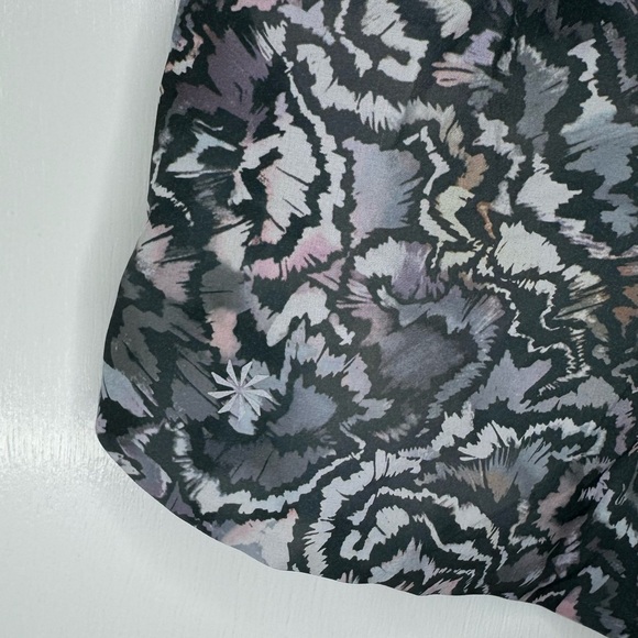 Athleta Crossroads Shorts in Sumo Marble - Picture 7 of 9